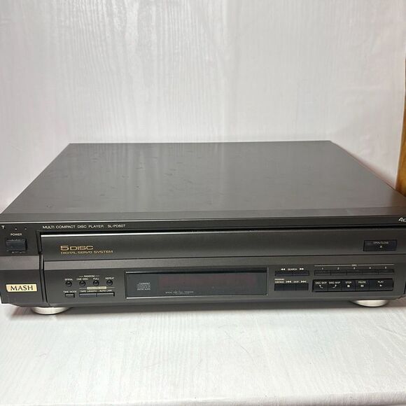 Technics SL-PD607 CD Changer 5 Disk Player MASH Vintage Japan No Remote PARTS - Picture 1 of 8